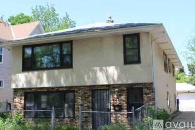 Main picture of 747 Tuscarora Ave