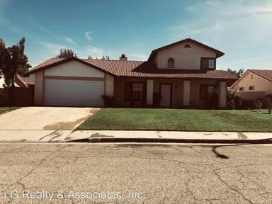 Main picture of 1736 Marcus Ave