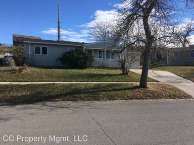 Main picture of 2218 Hoefer Ave