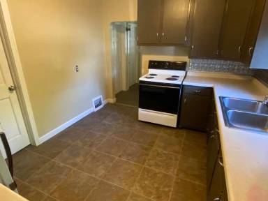 Main picture of 1602 Emerson St