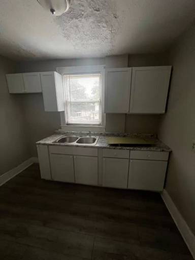 Main picture of 417 Raasch Ave