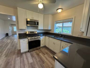 Main picture of 817 Franklin Ave