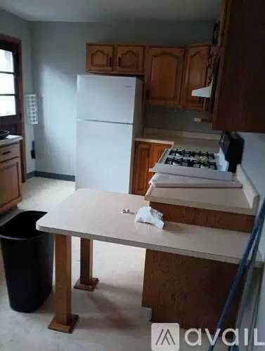 Main picture of 825 6th Ave