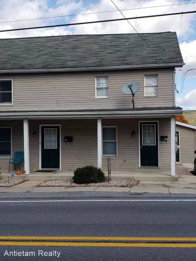 Main picture of 27 E Main St