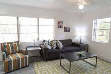 Main picture of 905 NE 18th Ave