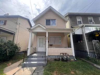 Main picture of 207 Railroad Ave