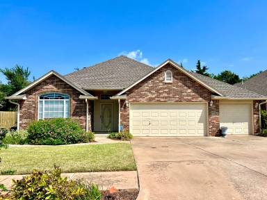 Main picture of 1701 Del Simmons Dr