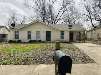 Main picture of 733 Blackstone Ln