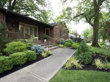 Main picture of 5915 Cherokee Dr