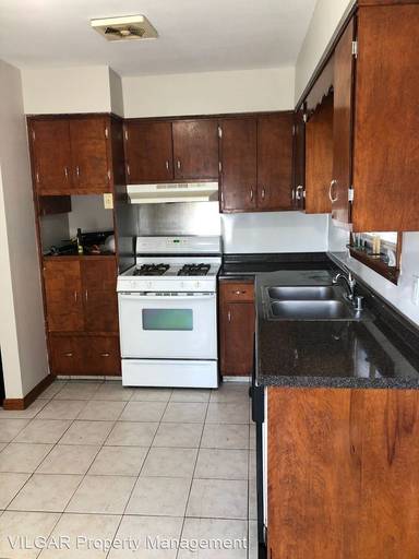 Main picture of 4721 Carey St