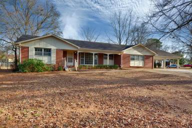 Main picture of 2704 Euclid Rd NW