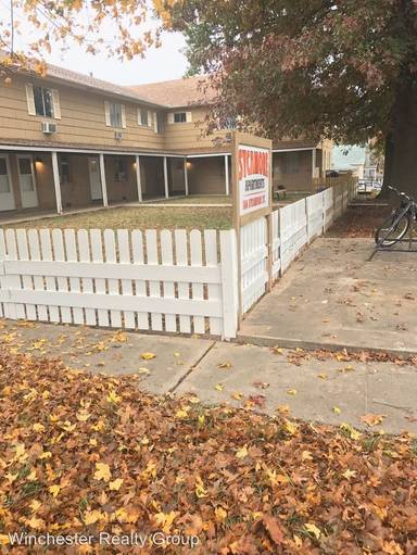 Main picture of 106 E Sycamore St