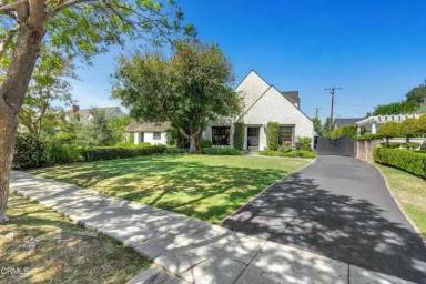 Main picture of 395 S San Marino Ave