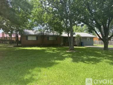 Main picture of 2213 Robbins Dr