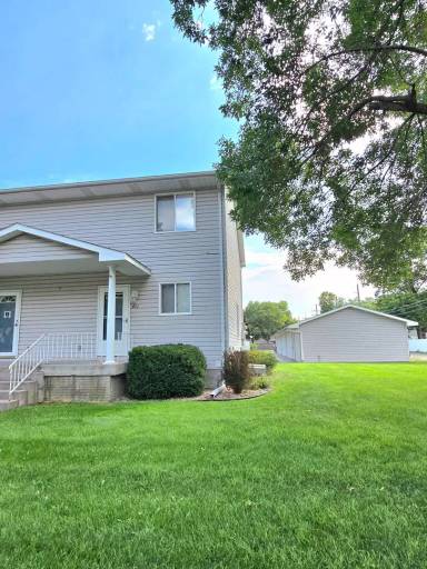 Main picture of 411 S Madison St