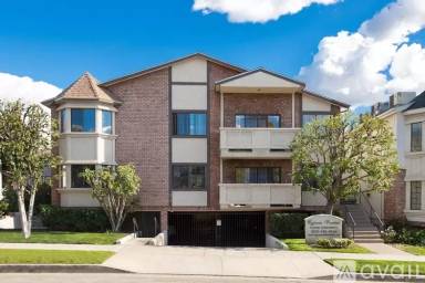 Main picture of 476 E Cypress Ave