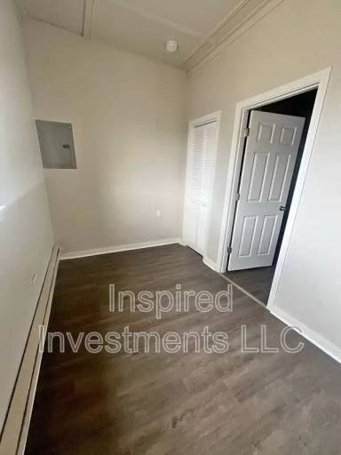 Main picture of 1525 S Walnut St