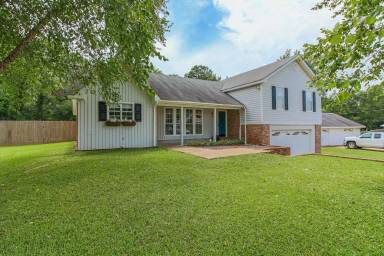 Main picture of 385 Ginger Ln