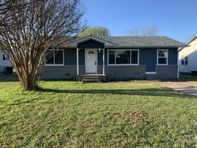 Main picture of 807 Charles Dr