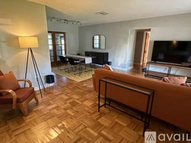 Main picture of 933 Early Ave