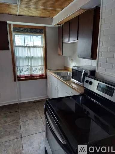Main picture of 86 6th Ave