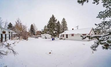 Main picture of 419 W 1st N