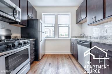 Main picture of 2722 W Farragut Ave