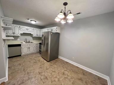 Main picture of Epworth Dr NE