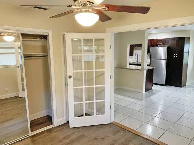 Main picture of 824 Northeast 17th Terrace - 10