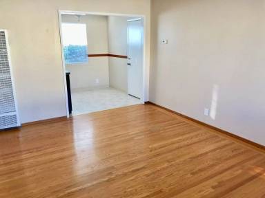 Main picture of 1472 Regent St