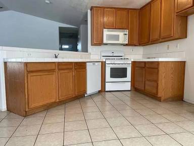 Main picture of 8460 Willow Ave