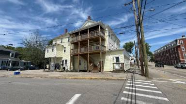 Main picture of 99 Green St