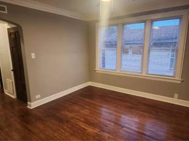 Main picture of 8808 S Hermitage Ave