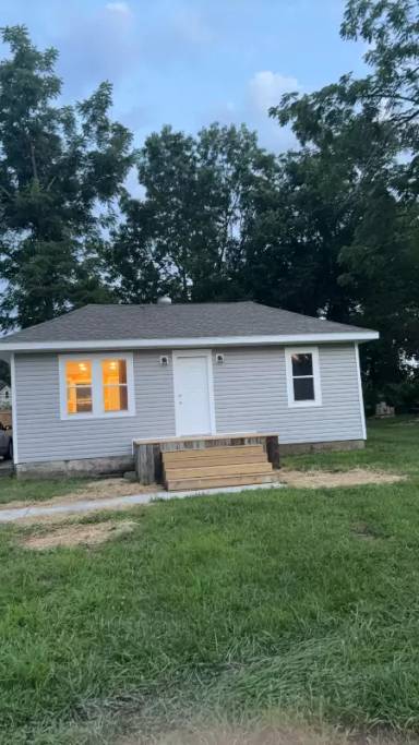 Main picture of 1106 W End Dr