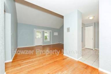 Main picture of 14 Thompson Dr