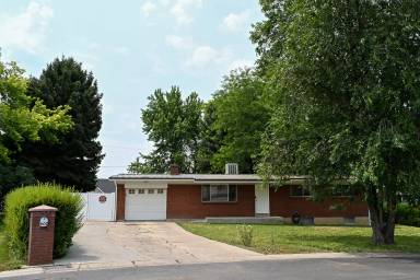 Main picture of 600 E 380 S