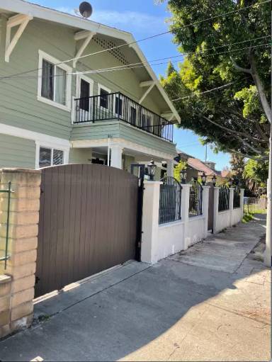 Main picture of 1460 W 22nd St