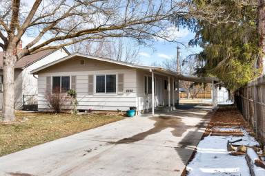 Main picture of 2202 S Hervey St