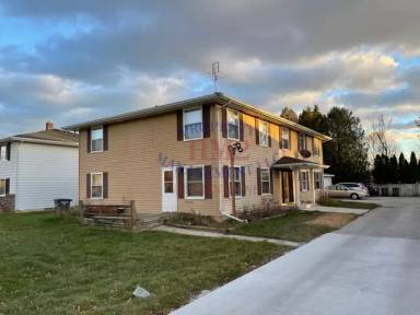 Main picture of 3305 Main Ave