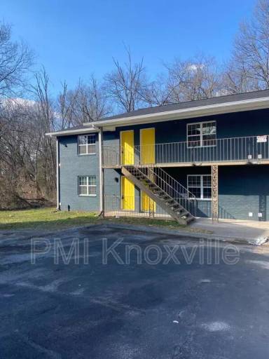 Main picture of 123 Ingersoll Ave