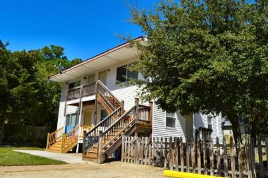 Main picture of 9617 11th Bay St