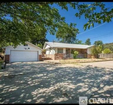 Main picture of 40 Stark Ln