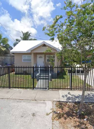 Main picture of 2844 NW 22nd Ct
