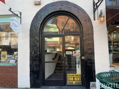 Main picture of 422 Main St