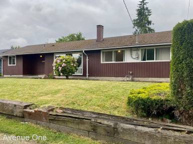 Main picture of 2243 S 250th St