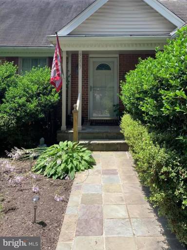 Main picture of 9207 Beachway Ln