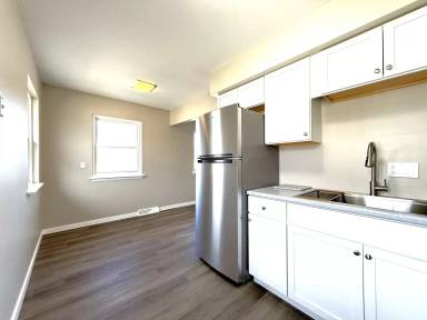 Main picture of 11027 W Hampton Ave