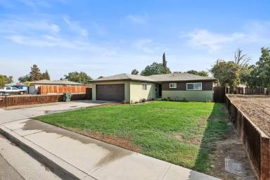 Main picture of 4335 W Tulare Ave