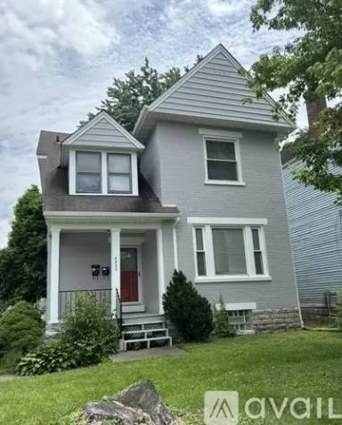 Main picture of 4822 Oak St