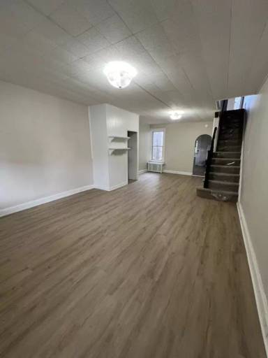 Main picture of 381 South St